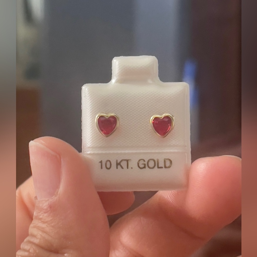10k Solid Gold Heart-Shaped Earrings✨❤️